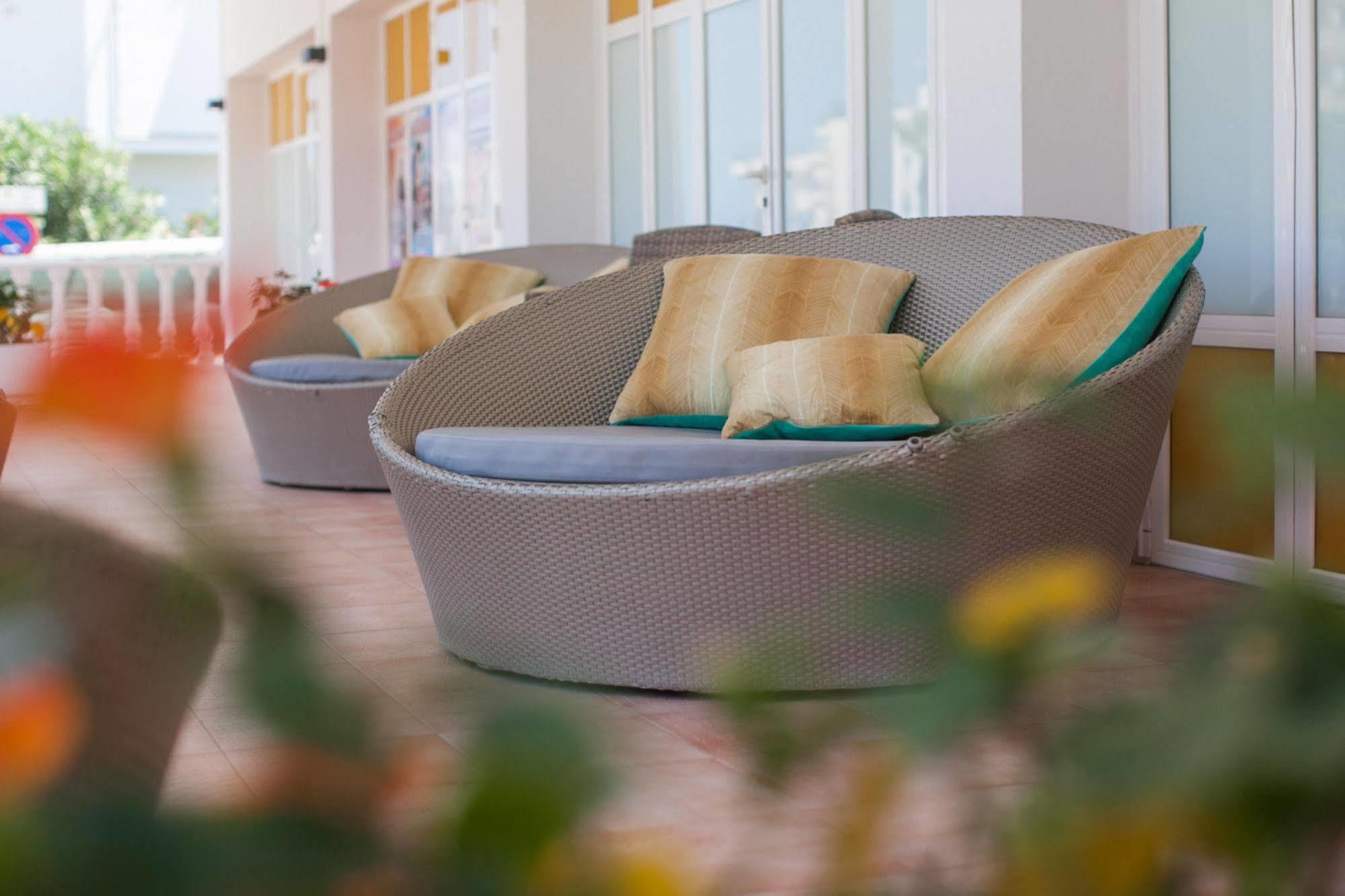 Hostal Los Pinos Es Canar  Ngoại thất bức ảnh
