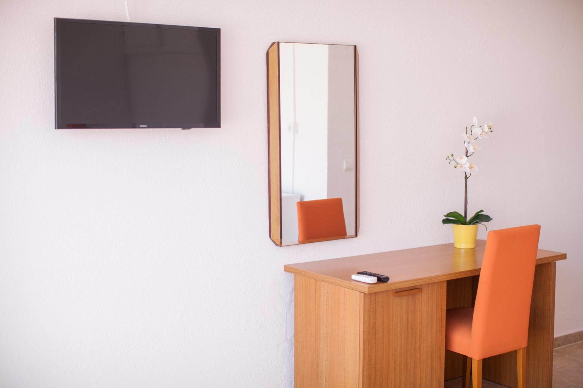 Hostal Los Pinos Es Canar  Ngoại thất bức ảnh