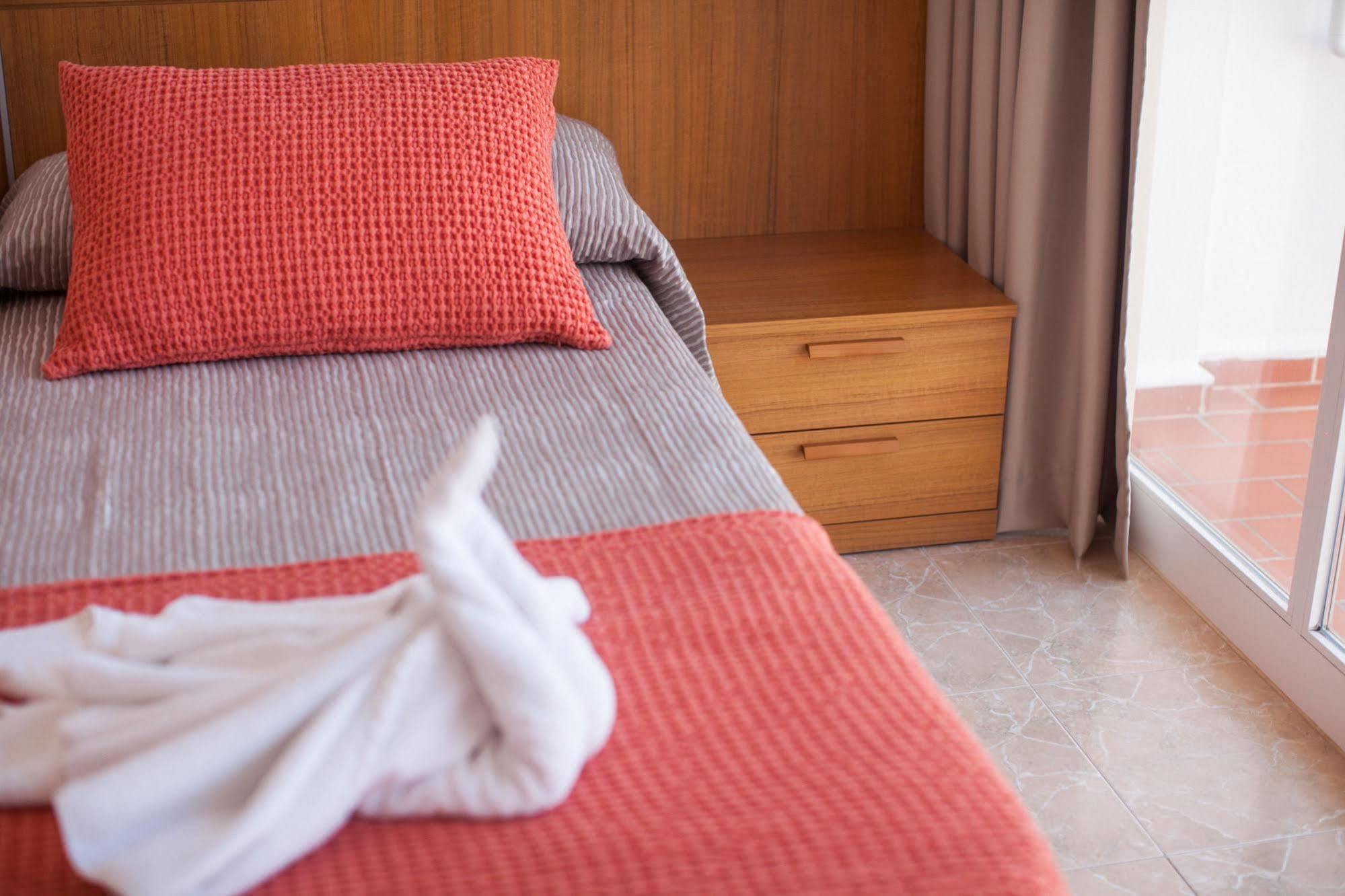Hostal Los Pinos Es Canar  Ngoại thất bức ảnh
