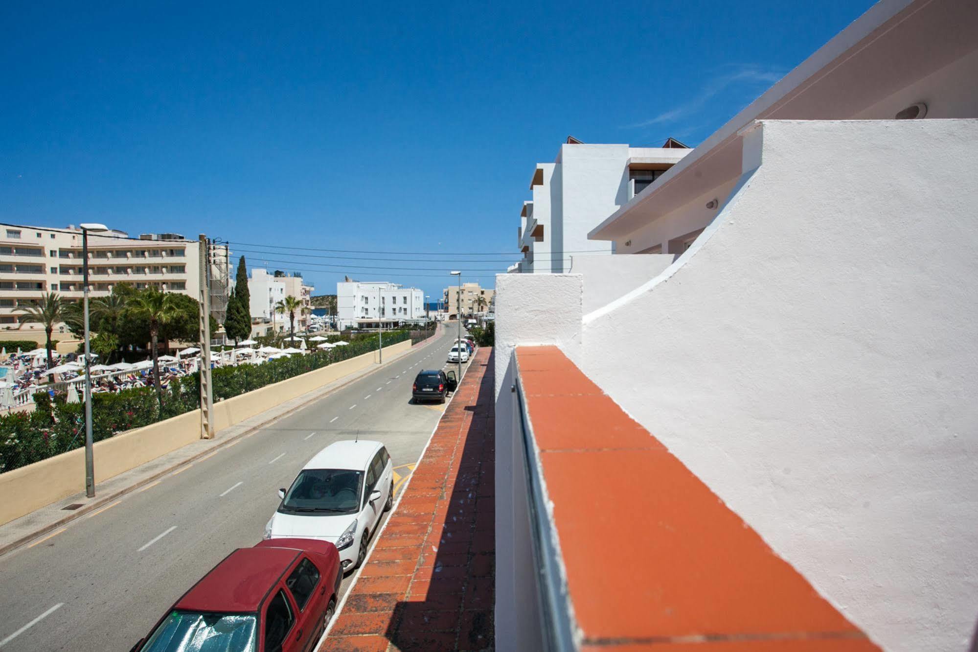 Hostal Los Pinos Es Canar  Ngoại thất bức ảnh